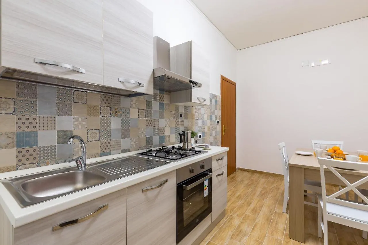 Central Station Family Apartment By Wonderful Italy Napoli 0*,